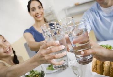 Какая вода полезнее для нашего организма?